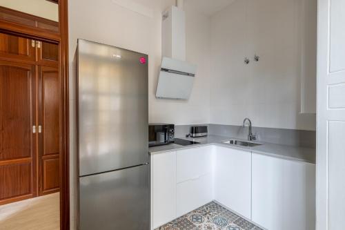 Apartment with Balcony image 5