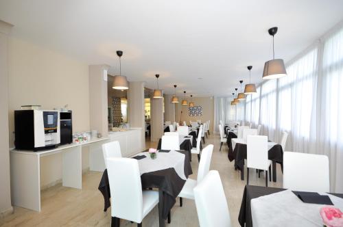 Паб/Коктейль-бар, Hotel Airone in Маріна ді Піетрасанта
