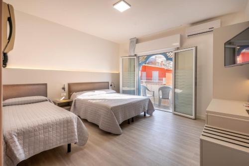 Hotel Maxim - image 12