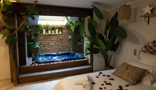 . Hébergement insolite avec jacuzzi privatif Millau