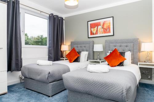 Inspiration by Olauda SA - 3 Bed House with Free Parking, Swindon (foto 3)