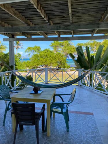 Islander House on Rocky Cay Beach – San Andres Island, NM