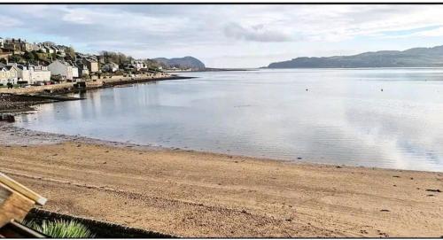 Inviting 1-Bed Apartment in Campbeltown Loch views