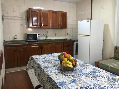 ห้องครัว, Regina del mare apartamento de 02 dormitorios para até 06 pessoas a 50 mts da praia (Regina del mare apartamento de 02 dormitorios para ate 06 pessoas a 50 mts da praia) in กาโชเอย์รา โด บอม เชซุส