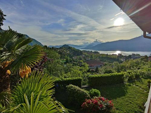  Feluca Porto in Porto Valtravaglia