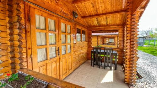 La Căsuțe La Căsuțe