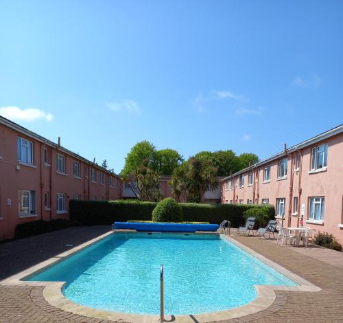 50 New Esplanade Court - Hollicombe Beach