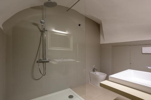 Double Room image 5