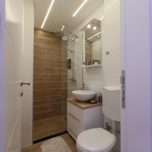 One-Bedroom Apartment image 3