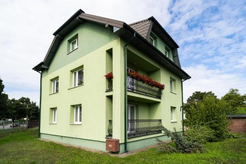 Зовнішній вигляд готелю, Apartament Zielony Przylądek (Apartament Zielony Przyladek) in Brwinow