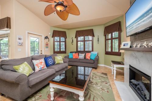 Splashing Dolphins 3 Bedrooms Private Pool Pet Friendly WiFi Sleeps 9 - image 12