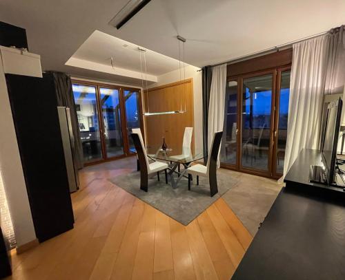 Attico con vista spettacolare e Jacuzzi in San Donato