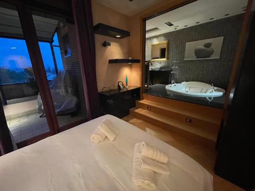 Attico con vista spettacolare e Jacuzzi, Boloňa (fotografie 4)