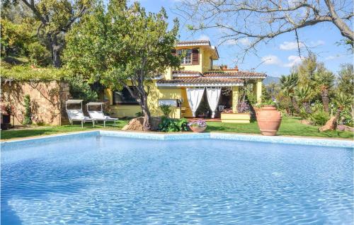 Awesome Home In Siniscola With 4 Bedrooms, Wifi And Outdoor Swimming Pool