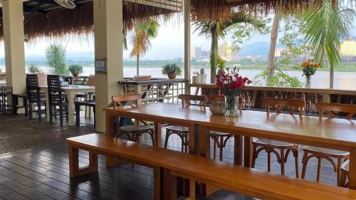 ริเวอร์บรีซ เชียงแสน River Breeze Chiangsean