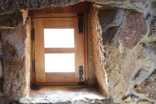 Comfortable rural cottage in ancient village in the Douro region - image 7