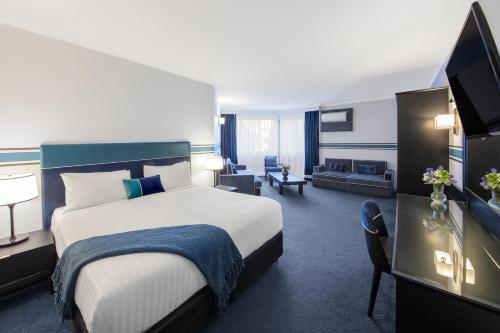 Ramada by Wyndham Diplomat Canberra, Canberra