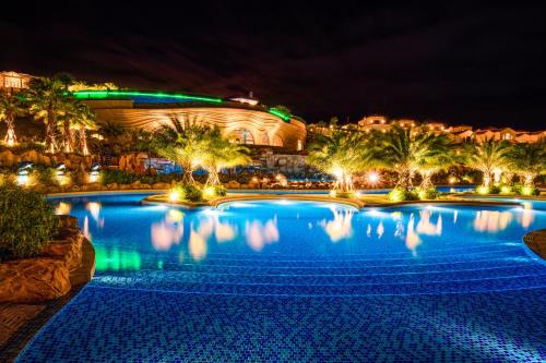 Bazén, Centara Mirage Resort Mui Ne in Phan Thiet