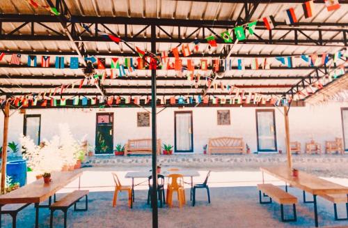 Ravintola, The Hangover Hostel in Moalboal