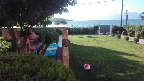 Ebony and Ivory Suites chambre d'hôte Politiká