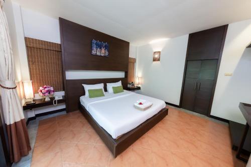1 queen bed