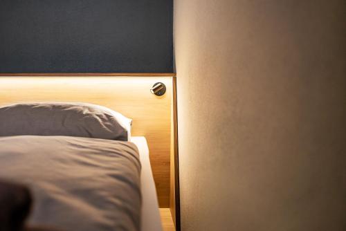 Single Room image 8