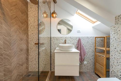 Apartment Divine with sea view - image 2