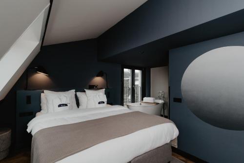 The Nox Hotel Room Type - Large Double Room