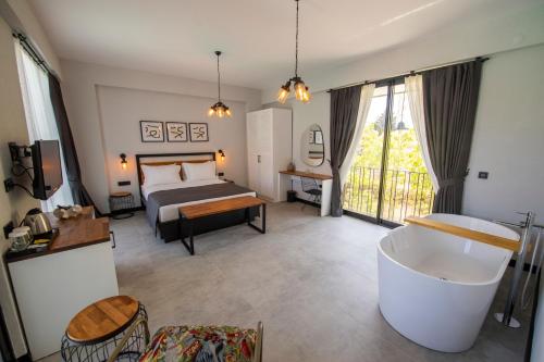 Primus Alacati Adult Only Room Type - Queen Room with Spa Bath