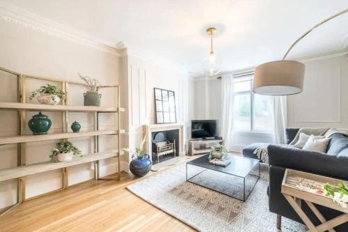 Beautiful 5 Bedroom Home with Garden in South Kensington gîte à louer Grosvenor Kensington