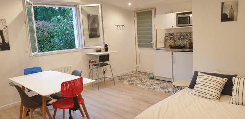 Adorable studio 25m² très calme avec parking, Marsylia