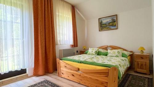 Magyar Apartmanházak I-III.