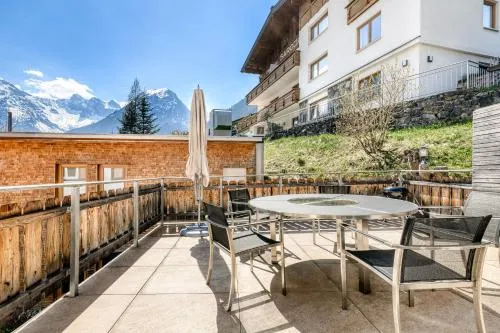 Ferienwohnung Zentral mit Panorama-Sonnenterrasse by A-Appartments in Brand, Österreich