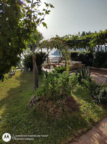 Appartamento incantevole in villa, vista mare. in Santa Maria