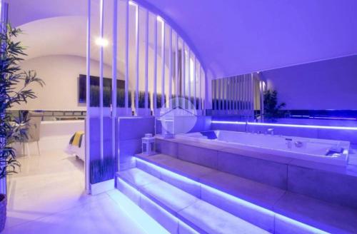 Cifariello Suite, Neapol