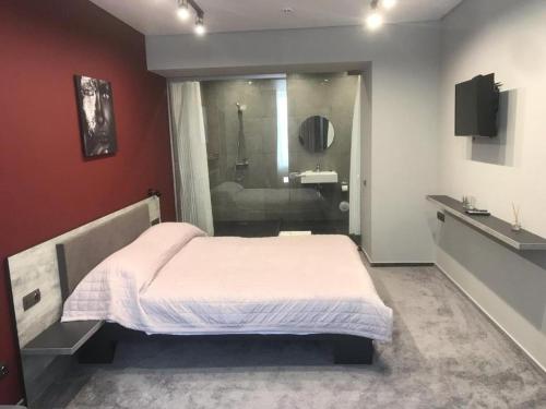 1 twin bed, 1 sofa bed