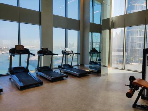 Waterfront Luxe Apt with Bluewaters Island Views - image 11