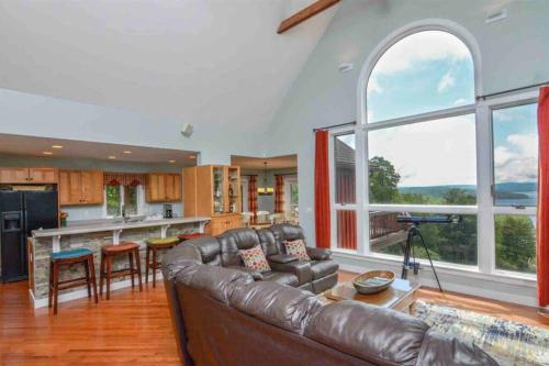 Primo Vista! Spectacular views, Dock Slip, Hot Tub in McHenry (MD)