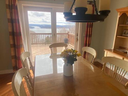 Primo Vista! Spectacular views, Dock Slip, Hot Tub in McHenry (MD)