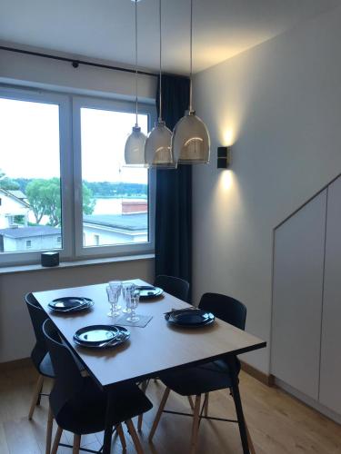 Létesítmények, Zielony apartament z widokiem na jezioro in Zlotow