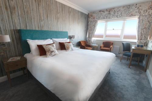 Standard Double Room with Sea View image 7