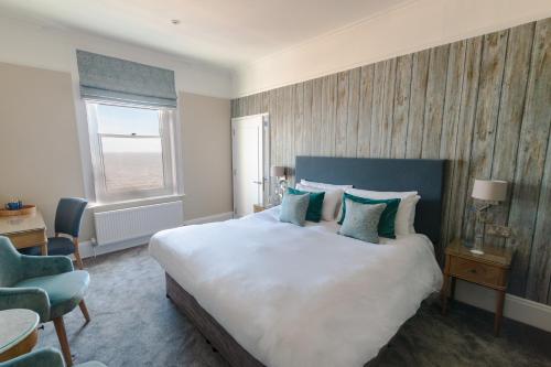 Standard Double Room with Sea View image 4