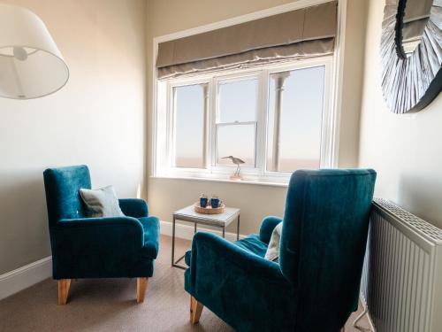 Superior Double or Twin Room with Inland View image 5