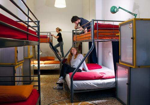 1 bunk bed