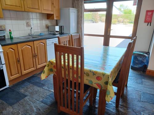 Dunroaming Cottage - Wales