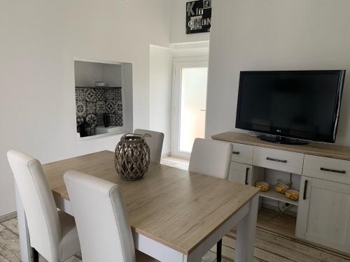 Les dahlias appartement 4 personnes Jacuzzi Barbecue Jardin arbore Climatise in Agde City Center