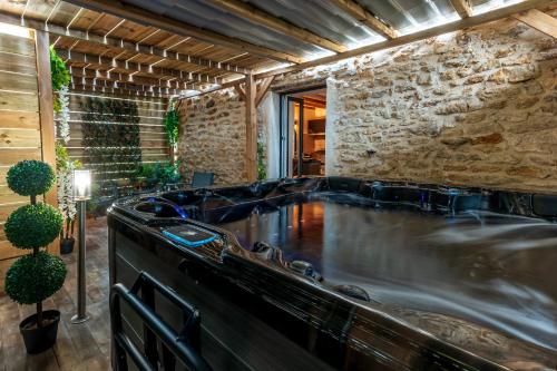 Gyógyfürdő, Suite SPAtio - Jacuzzi Privé - 20min Disneyland PARIS (Suite SPAtio - Jacuzzi Prive - 20min Disneyland PARIS) in Touquin