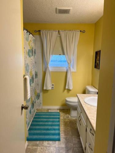 Main Floor Bright & Spacious Apartment