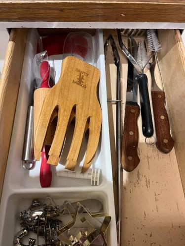 Main Floor Bright & Spacious Apartment