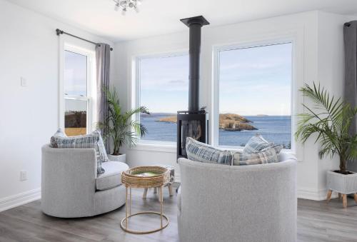 . The Puffin Burrow/Luxury Suite with Salt water Hot tub